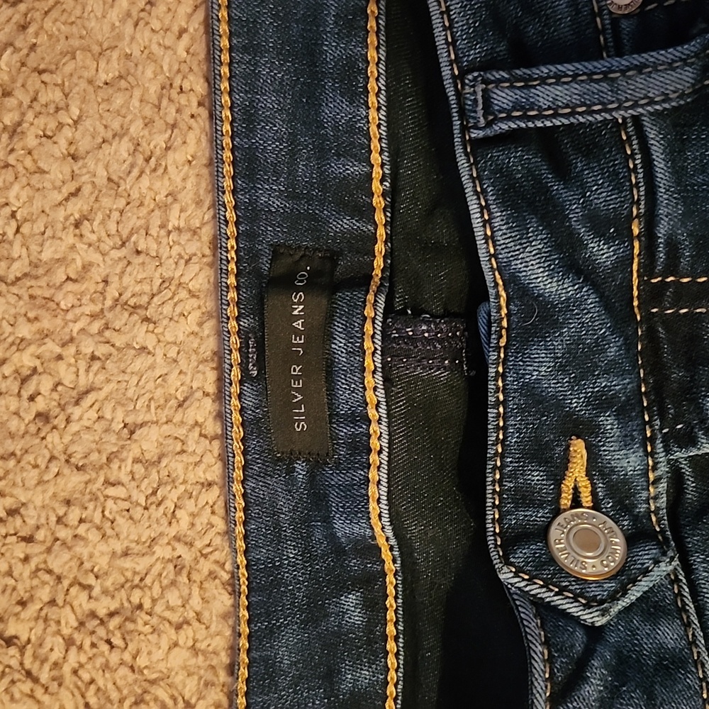 Lowrise Silver Jeans Tuesday 32x33 - Picture 2 of 3